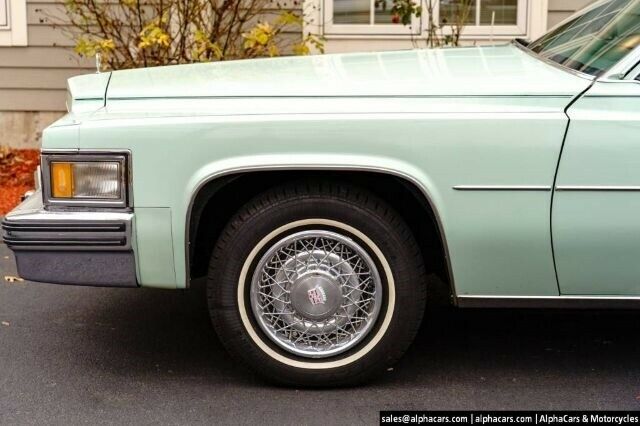 Cadillac Coupe 1977 image number 9