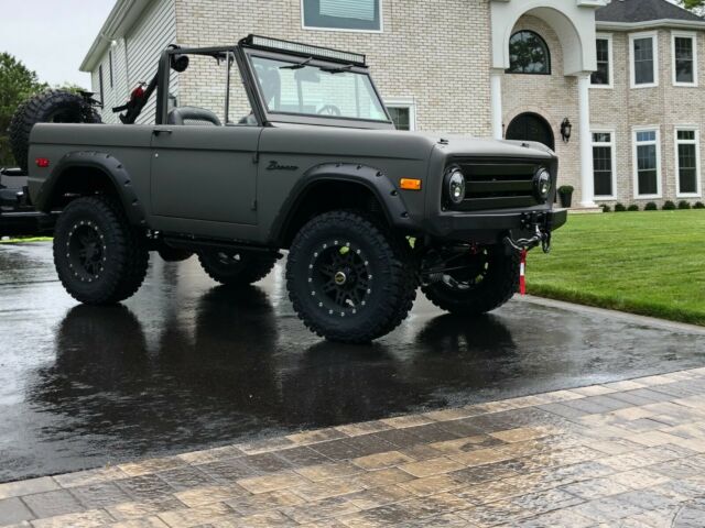 Ford Bronco 1975 image number 0