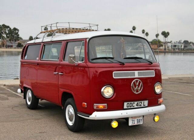 Volkswagen Bus/Vanagon 1971 image number 2