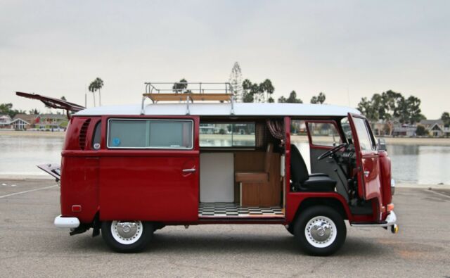 Volkswagen Bus/Vanagon 1971 image number 27