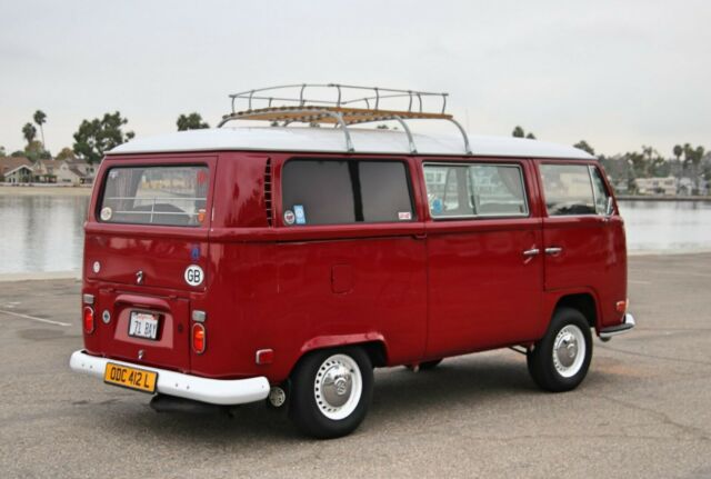 Volkswagen Bus/Vanagon 1971 image number 28