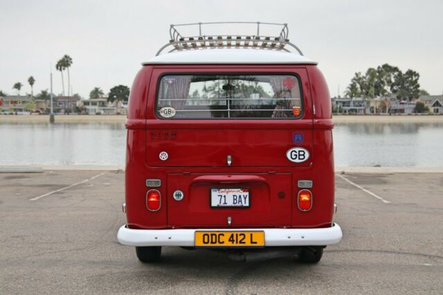 Volkswagen Bus/Vanagon 1971 image number 29