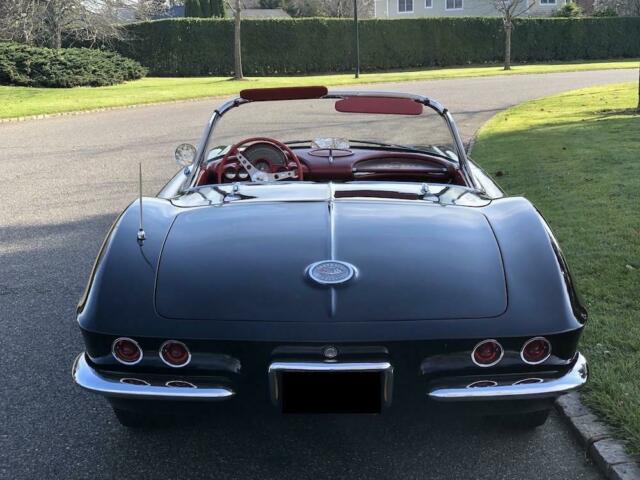 Chevrolet Corvette 1962 image number 30