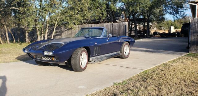 Chevrolet Corvette 1964 image number 17