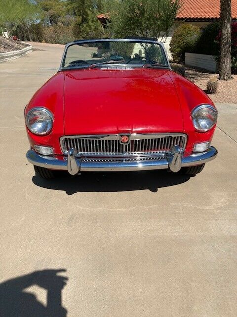 MG MGB 1965 image number 0