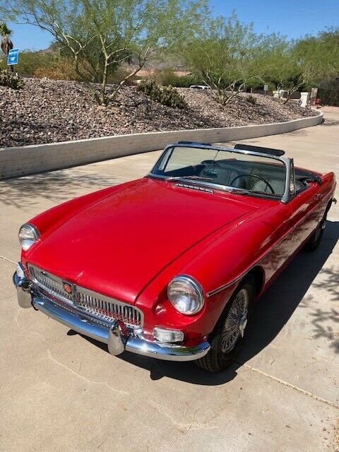 MG MGB 1965 image number 13