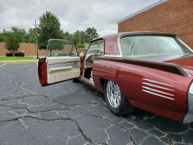 Ford Thunderbird 1961 image number 33