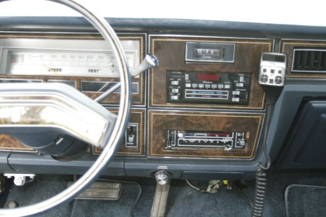 Lincoln Continental 1979 image number 1