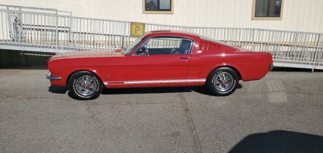 Ford Mustang Fastback GT 1966 image number 18