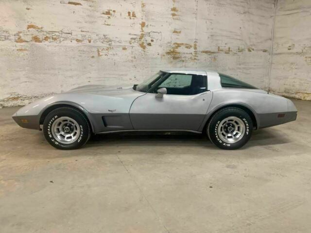 Chevrolet Corvette 1978 image number 17