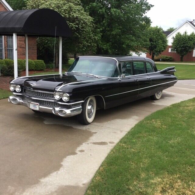 Cadillac Fleetwood  series  75 1959 image number 2