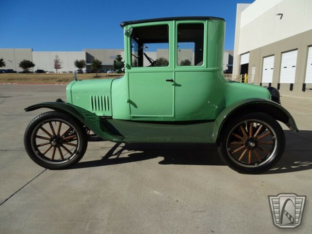 Ford Model T 1924 image number 2