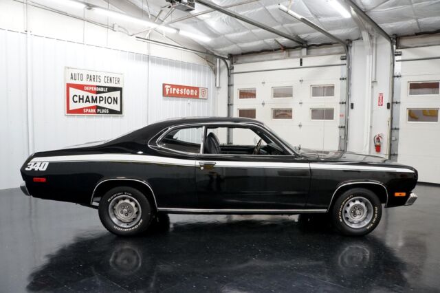 Plymouth Duster 1972 image number 18