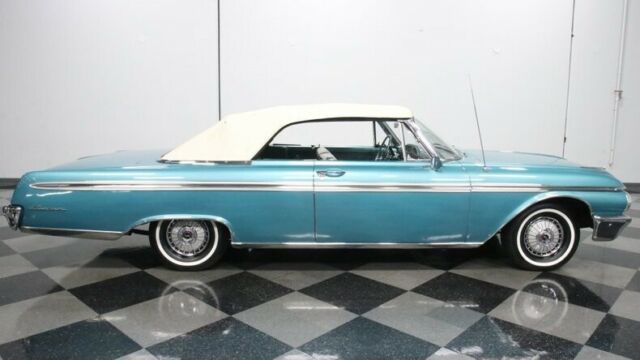 Ford Galaxie 1962 image number 15