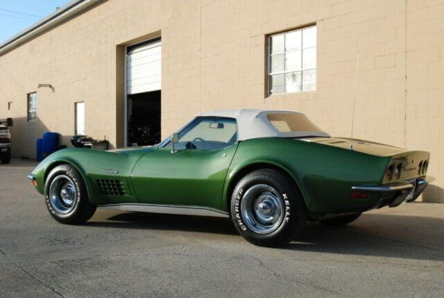 Chevrolet Corvette 1972 image number 22