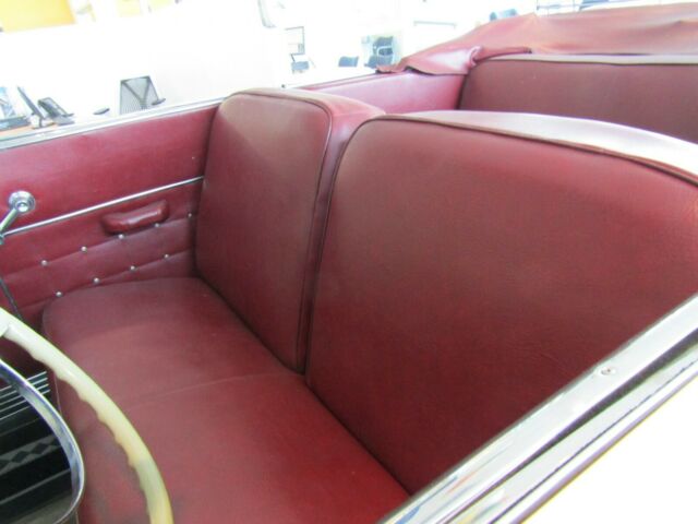 Studebaker Commander 1947 image number 33