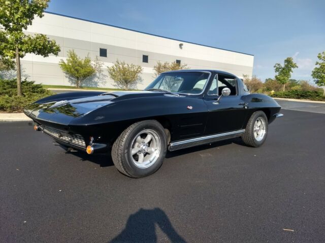 Chevrolet Corvette 1963 image number 1