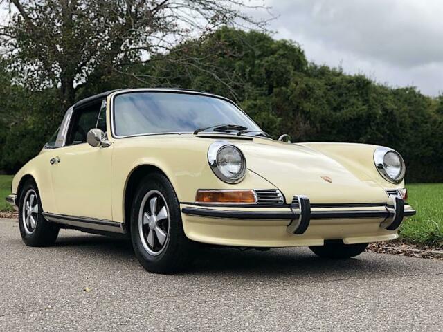 Porsche 911 1971 image number 17