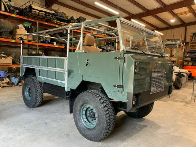 Land Rover Defender 1975 image number 32