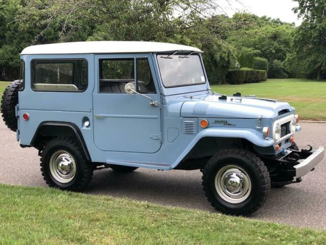 Toyota FJ Cruiser 1969 image number 2