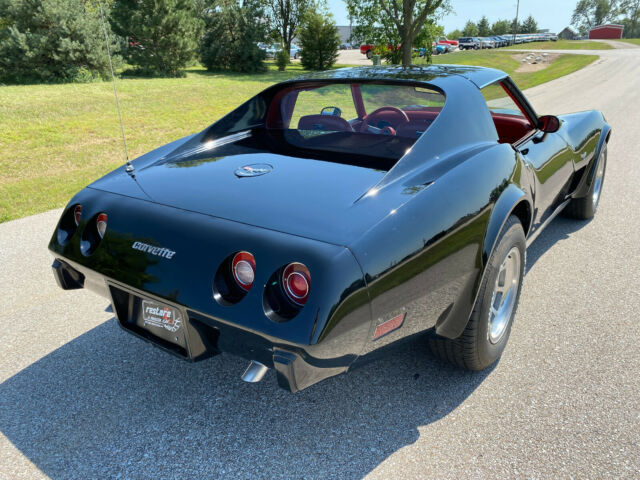 Chevrolet Corvette 1977 image number 9