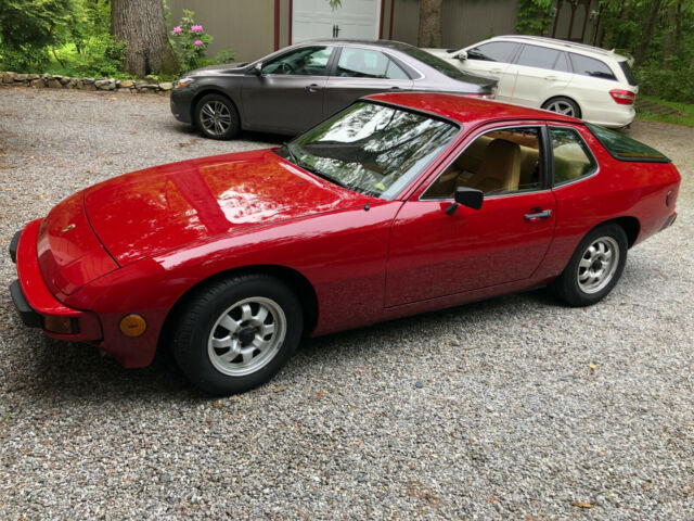 Porsche 924 1978 image number 1