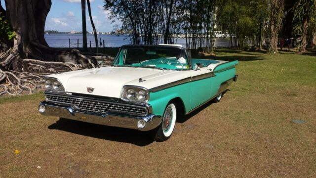 Ford Galaxie 1959 image number 19