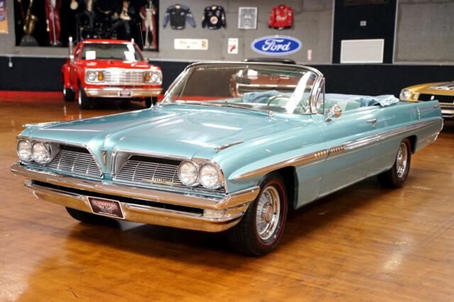 Pontiac Bonneville 1961 image number 2