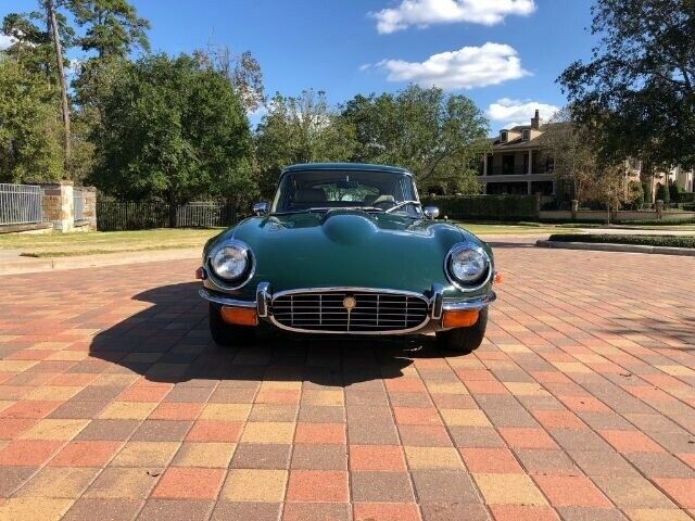 Jaguar E-Type Series III 2 + 2 1972 image number 25