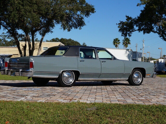 Lincoln Continental 1978 image number 29