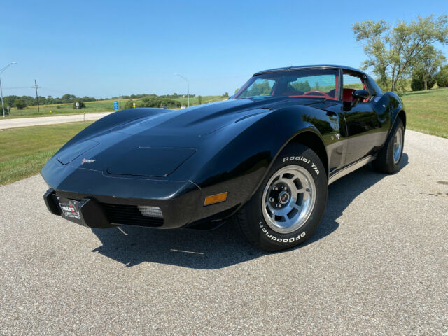 Chevrolet Corvette 1977 image number 29