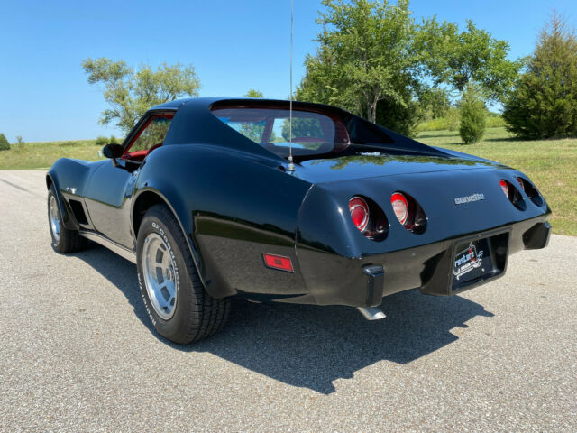 Chevrolet Corvette 1977 image number 31