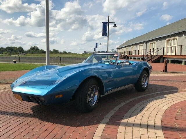 Chevrolet Corvette 1974 image number 23