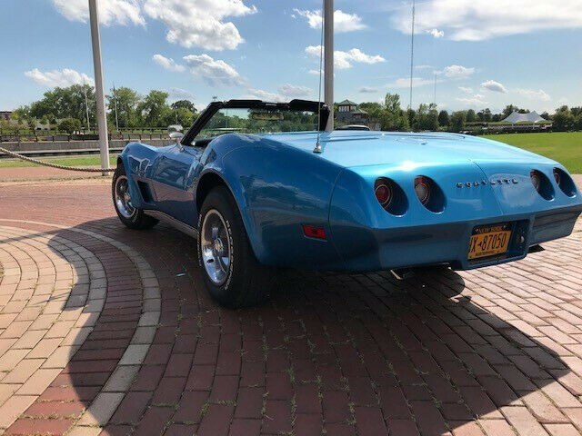 Chevrolet Corvette 1974 image number 24