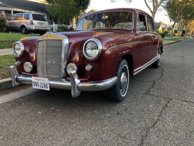 Mercedes-Benz 200-Series 1959 image number 1