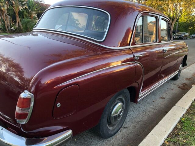 Mercedes-Benz 200-Series 1959 image number 19