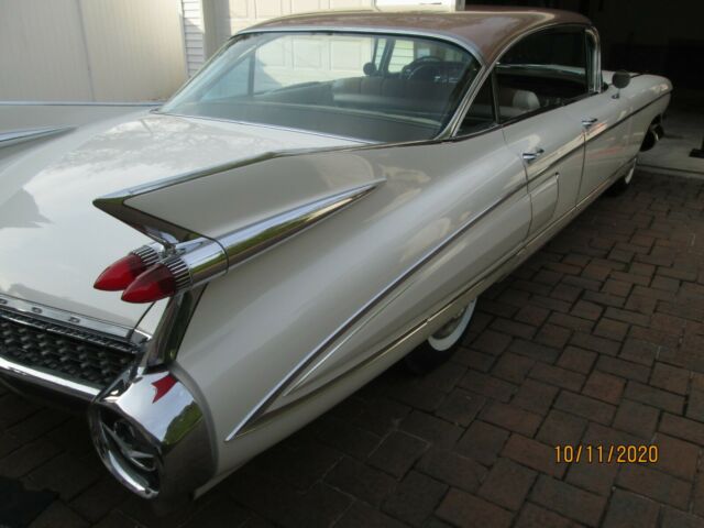 Cadillac Fleetwood 1959 image number 1