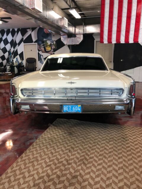 Lincoln Continental 1963 image number 2