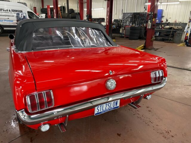 Ford Mustang 1965 image number 18