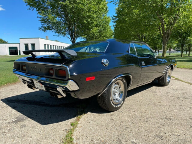 Dodge Challenger 1972 image number 30