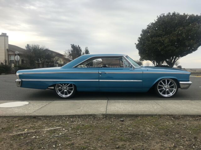 Ford Galaxie 500 XL 1963 image number 18