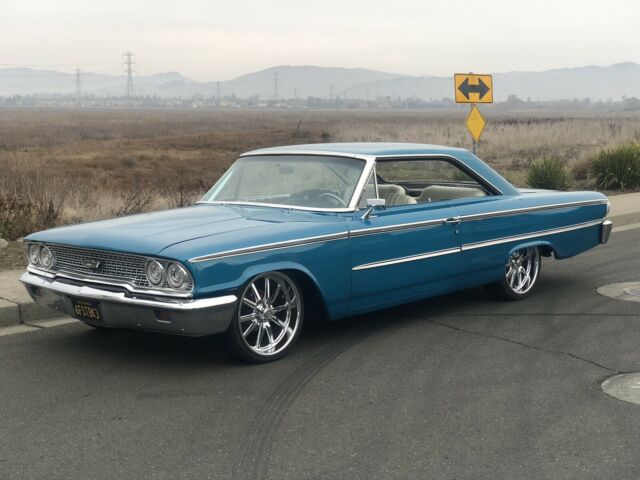 Ford Galaxie 500 XL 1963 image number 2