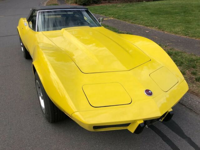 Chevrolet Corvette 1975 image number 0