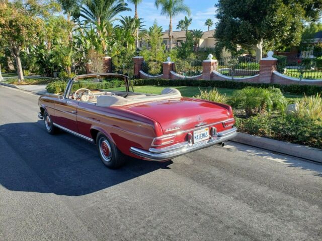 Mercedes-Benz 200-Series 1966 image number 5