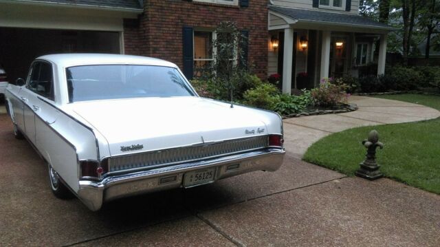 Oldsmobile Ninety-Eight 1964 image number 18