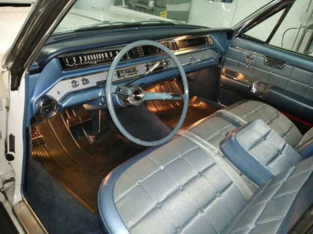 Oldsmobile Ninety-Eight 1964 image number 22