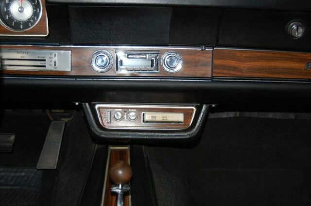 Oldsmobile Cutlass Supreme Convertible 1972 image number 41