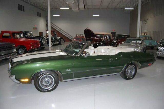 Oldsmobile Cutlass Supreme Convertible 1972 image number 7