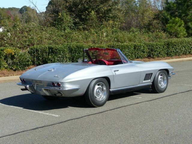 Chevrolet Corvette 1967 image number 29