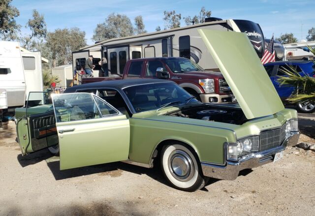 Lincoln Continental 1969 image number 12